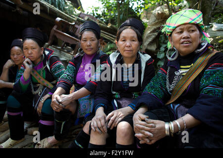 Funérailles d'un 'Black' tribu Hmong dans le nord du Vietnam. Banque D'Images