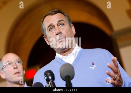 Fichier. 25 Septembre, 2015. Maison républicaine Le président JOHN BOEHNER quittera son poste comme le numéro trois du pays représentant élu et laisser efficace du Congrès le 30 octobre prochain. L'annonce a été une bombe jour après ses deux remplies Boehner de décennie de rêve un jour d'accueillir le pape au Capitol. La décision du républicain de l'Ohio était sûr de déclencher une lutte de leadership de division entre les républicains de la chambre même en tant que législateurs, recherche d'un moyen d'éviter la menace d'une fermeture du gouvernement. Il n'y a pas de successeur évident. Sur la photo : Nov 17, 2010 - Washington, District of Columbia, États-Unis - représentant Banque D'Images