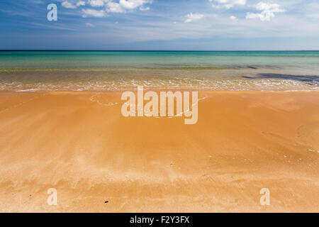 Plage de Lido di Noto, Sicile, mer. Spiaggia Lido di Noto, Sicilia. Banque D'Images