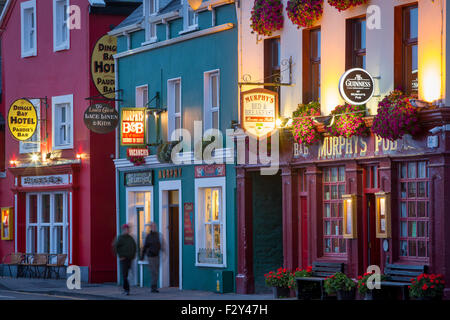 Pubs le long de Strand Street, Dingle, comté de Kerry, Irlande Banque D'Images