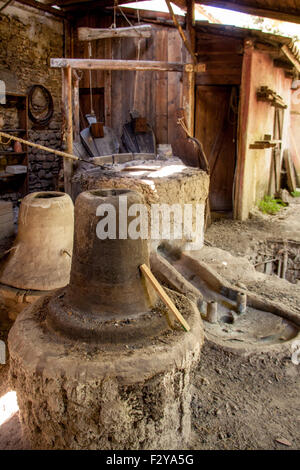 Processus historique de la production de cloches en laiton - UMBRIA, Italie Banque D'Images