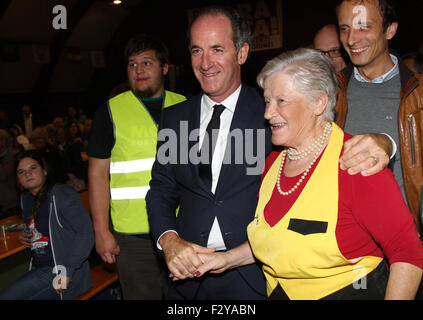 Pordenone, Italie. 25 Septembre, 2015. Luca Zaia, président de la Région Vénétie avec femme au cours de partie de la Lega Nord (Ligue du Nord) rassemblement régional le 25 septembre, 2015 à Pordenone Crédit : Andrea Spinelli/Alamy Live News Banque D'Images