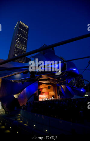 Musique Jay Pritzker Pavilion, Chicago, Illinois. kiosque dans le Parc du Millénaire conçu par l'architecte Frank Gehry. Banque D'Images