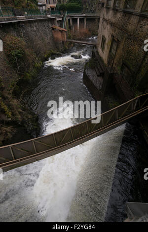 Site de la Vallée des usines, sur la rivière la Durolle dans la ville de Thiers, Auvergne France. Banque D'Images