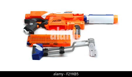 Pistolet Nerf Elite - Elite-SD Stryfe un nerf Blaster est un pistolet jouet fabriqué par Hasbro qui tire des fléchettes en mousse, des disques, ou, dans certains cas, l'arbitrage Banque D'Images