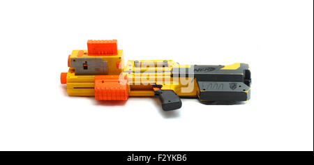 Pistolet Nerf - Déployer CS-6 un nerf Blaster est un pistolet jouet fabriqué par Hasbro qui tire des fléchettes en mousse, des disques, ou, dans certains cas, balles de mousse. T Banque D'Images