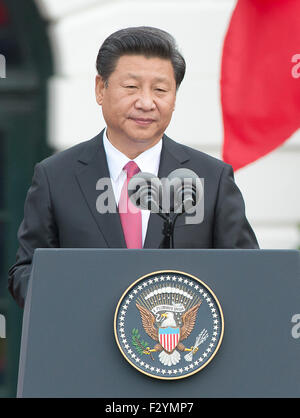 Washington DC, USA. 25 Septembre, 2015. Le président Xi Jinping de Chine fait de commentaires au cours d'une cérémonie d'arrivée officielle de l'Etat sur la pelouse Sud de la Maison Blanche à Washington, DC, le vendredi 25 septembre, 2015. Dpa : Crédit photo alliance/Alamy Live News Banque D'Images