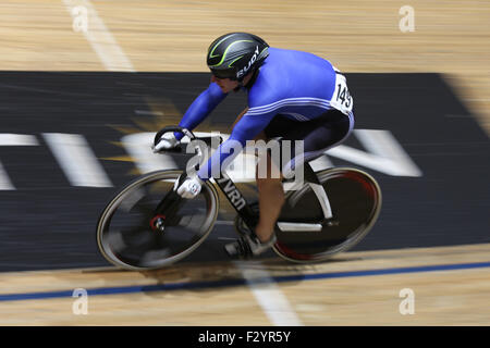 Manchester, UK. 26 sep, 2015. matthieu rotherham concurrentes dans le sprint masculin au quart de finale cyclisme britannique 2015 championnats nationaux de suivre au centre national de cyclisme à Manchester, au Royaume-Uni. l'événement annuel offre une occasion unique pour le public de voir les cyclistes de classe mondiale en compétition pour le prix convoité champions britanniques autographiés. crédit : Ian hinchliffe/Alamy live news Banque D'Images