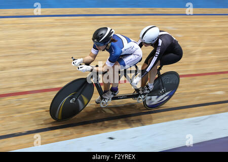 Manchester, UK. 26 sep, 2015. laura cluxton la compétition sur un tandem dans la poursuite à vélo para mixte le cyclisme britannique 2015 championnats nationaux de suivi au centre national de cyclisme à Manchester, au Royaume-Uni. l'événement annuel offre une occasion unique pour le public de voir les cyclistes de classe mondiale en compétition pour le prix convoité champions britanniques autographiés. crédit : Ian hinchliffe/Alamy live news Banque D'Images