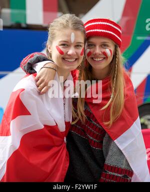 Leeds, UK. 26 Sep, 2015. Coupe du Monde de Rugby. L'Italie contre le Canada. Un couple de fans canadiens. Credit : Action Plus Sport/Alamy Live News Banque D'Images