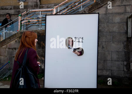 Dismaland la stupéfaction, Parc, organisé par Banksy. 'Prenez votre photo. Des selfies Banque D'Images