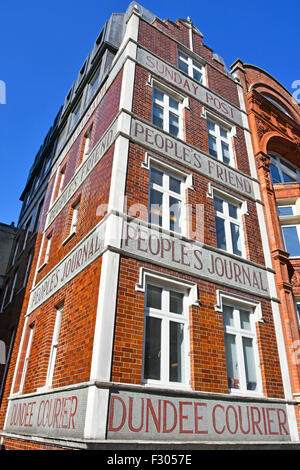 Fleet Street City de Londres célèbre vieux noms de publication défini dans les panneaux de mosaïque sur façade d'un bâtiment ancien England UK Banque D'Images