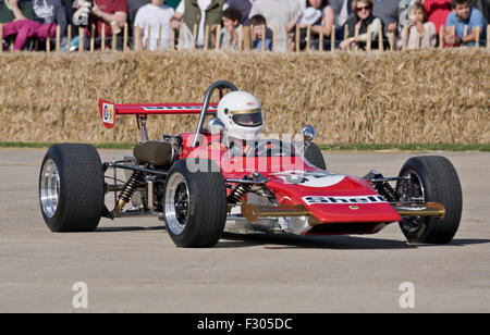 Le valet de James, Sywell piston classique et d'accessoires de voiture de course,Vintage Banque D'Images