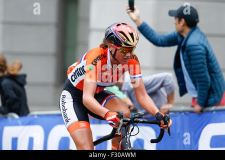 RICHMOND, VIRGINIE, le 26 septembre 2015. Lucinda Brand (pays-Bas) fait la course d'élite des femmes des Championnats du monde de route UCI de 130 kilomètres à Richmond, en Virginie. Banque D'Images