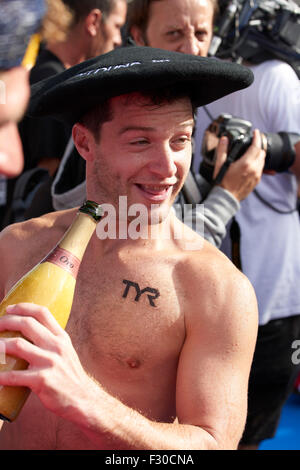 Bilbao, Espagne. 26 Sep, 2015. Steven Lobue Winer au Red Bull Cliff Diving Crédit : Juanma Aparicio/Alamy Live News Banque D'Images