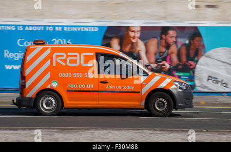 RAC Le Club automobile sur les autoroutes de Liverpool, Merseyside, Royaume-Uni. La circulation routière sur le Strand. Banque D'Images