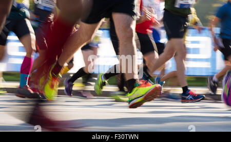 Berlin, Allemagne. 27 Sep, 2015. Glissières de la concurrence dans le 42ème Marathon de Berlin à Berlin, Allemagne, 27 septembre 2015. Photo : Lukas Schulze/dpa/Alamy Live News Banque D'Images