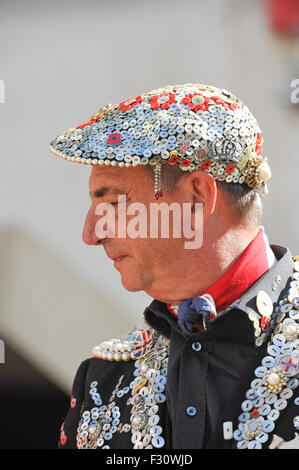 Pearly Kings and Queens Harvest Festival 2015 tenue à Guildhall Yard. Banque D'Images