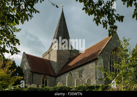 St Andrew's Church à Alfriston, East Sussex, Angleterre. Le Parc National des South Downs. Banque D'Images