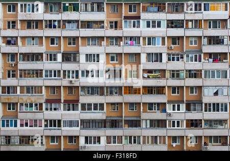 Moscou, Russie - le 30 août 2015 : Ancien appartement tour avec beaucoup de balcons. Banque D'Images