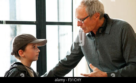 Ci-après est un film fantastique américain de 2010 réalisé, co-produit, et a reçu par Clint Eastwood, écrit par Peter Morgan et produit par Steven Spielberg. Cette photo est pour un usage éditorial uniquement et est l'auteur de la société film et/ou le photographe attribué par le film ou la société de production et ne peut être reproduite que par des publications dans le cadre de la promotion du film ci-dessus. Un crédit obligatoire pour l'entreprise de film est nécessaire. Le photographe devrait également être portés lorsqu'il est connu. Banque D'Images