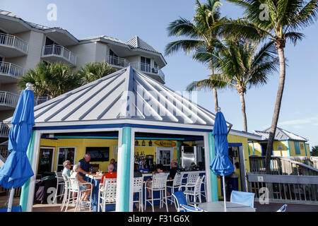 Stuart Florida, Hutchinson Barrier Island Marriott Beach Resort & Marina, hôtel, location de condominiums, bar côté piscine, palmiers, FL150415040 Banque D'Images