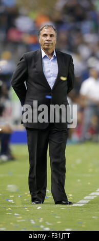 Carson, CA. 27 Sep, 2015. L'ENTRAÎNEUR-CHEF DE LA Galaxy Bruce Arena pendant le jeu entre la MLS LA Galaxy et le FC Dallas at Stubhub Center de Carson, en Californie. Justin Cooper/CSM/Alamy Live News Banque D'Images