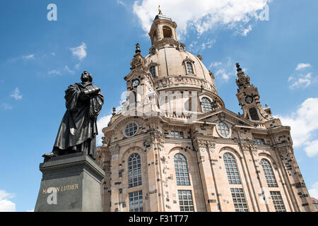 Statue de Martin Luther en face de la Frauenkirche à Dresde, Allemagne Banque D'Images