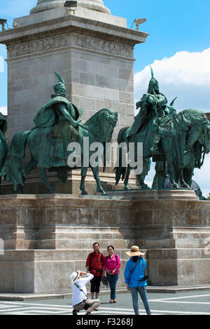 La Place des Héros, Hosok tere, Magyar guerriers, Budapest, Hongrie Banque D'Images