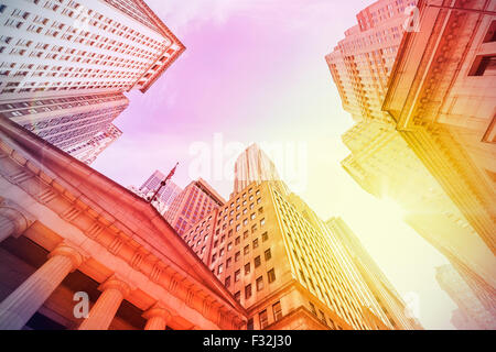 Instagram Vintage Wall Street filtrée au coucher du soleil, Manhattan, New York City, USA. Banque D'Images