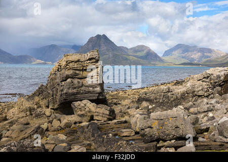 Loch Scavaig et les Cuillin noires. Banque D'Images