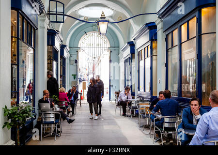 Le Royal Opera Arcade, Londres, Angleterre Banque D'Images