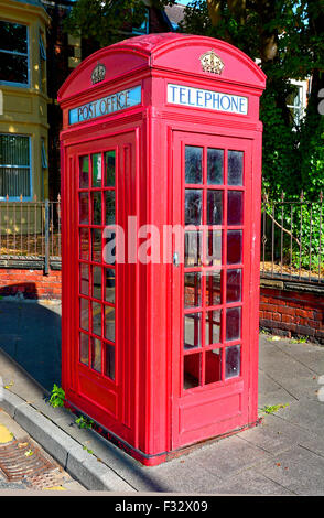 K4 Le combiné téléphonique et post box Whitley Bay, Giles Gilbert Scott, Battersea Power Station, Cathédrale de Liverpool, téléphone kio Banque D'Images