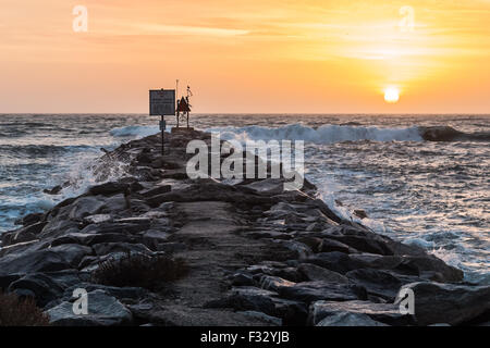 Virginia Beach Oceanfront Jetty at Dawn Banque D'Images