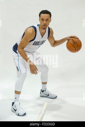 Dallas, TX, USA. 28 Sep, 2015. Le 28 septembre 2015 : Dallas Mavericks (Garde côtière canadienne John Jenkins # 12 pose au cours de la Journée des médias des Dallas Mavericks a tenu à l'American Airlines Center de Dallas, TX : Cal Crédit Sport Media/Alamy Live News Banque D'Images