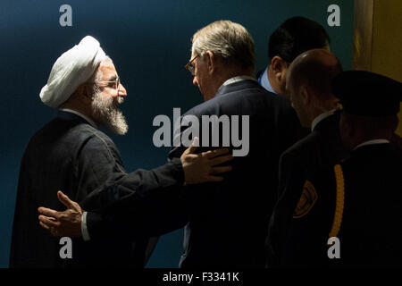 New York, USA. 28 Sep, 2015. Le Président iranien Hassan Rohani (L) des entretiens avec le Secrétaire général adjoint des Nations Unies, M. Jan Eliasson, après il s'est adressé à la 70e session de l'Assemblée générale de l'ONU au siège des Nations Unies à New York le 28 septembre 2015. L'Assemblée générale des Nations unies débat général a débuté à New York le lundi. Credit : Muzi Li/Xinhua/Alamy Live News Banque D'Images