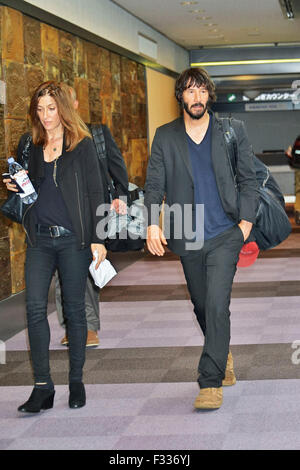 Chiba, Japon. 28 Sep, 2015. L'acteur Keanu Reeves est perçu à l'arrivée à l'Aéroport International de Narita à Tokyo, Japon le 28 septembre 2015/photo : dpa Crédit alliance photo alliance/Alamy Live News Banque D'Images