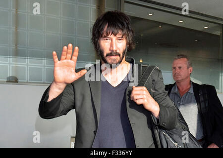 Chiba, Japon. 28 Sep, 2015. L'acteur Keanu Reeves est perçu à l'arrivée à l'Aéroport International de Narita à Tokyo, Japon le 28 septembre 2015/photo : dpa Crédit alliance photo alliance/Alamy Live News Banque D'Images