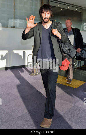 Chiba, Japon. 28 Sep, 2015. L'acteur Keanu Reeves est perçu à l'arrivée à l'Aéroport International de Narita à Tokyo, Japon le 28 septembre 2015/photo : dpa Crédit alliance photo alliance/Alamy Live News Banque D'Images