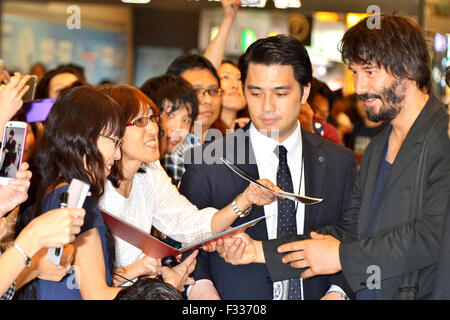 Chiba, Japon. 28 Sep, 2015. L'acteur Keanu Reeves est perçu à l'arrivée à l'Aéroport International de Narita à Tokyo, Japon le 28 septembre 2015/photo : dpa Crédit alliance photo alliance/Alamy Live News Banque D'Images