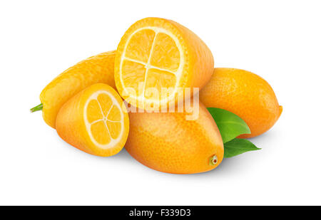 Kumquates frais isolated on white Banque D'Images