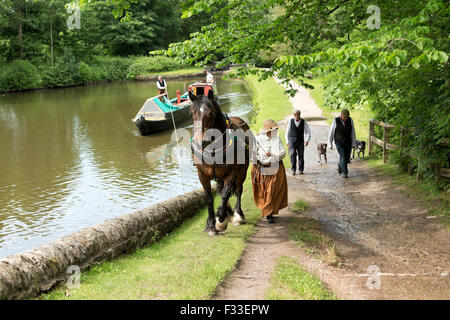 Bateau de remorquage de chevaux Anglais Europe Angleterre charbon étroit Banque D'Images