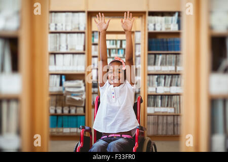 Image composite de fille en fauteuil roulant dans le couloir de l'école Banque D'Images