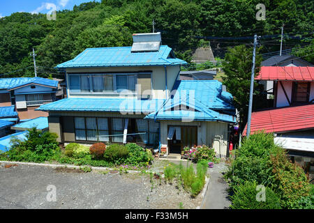 Maison de banlieue japonais habituels. Fujikawaguchiko, au Japon. Banque D'Images