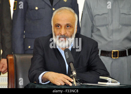 Kaboul, Afghanistan. Sep 29, 2015. Le ministre de la Défense par intérim Afghan Masoom Stanikzai parle lors d'une conférence de presse avec le président Afghan, Mohammad Ashraf Ghani à Kaboul, Afghanistan, le 29 septembre, 2015. Mohammad Ashraf Ghani, le mardi des militants talibans accusés d'utiliser des civils comme bouclier humain dans le nord de la province de Kunduz. © Omid/Xinhua/Alamy Live News Banque D'Images