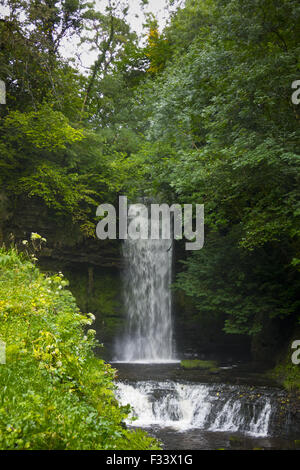 Glencar Lough waterfall Banque D'Images