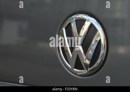 Wolfsburg, Allemagne - le 25 septembre 2015 - Volkswagen VW la tricherie dans les tests pour la pollution et les émissions de son moteur diesel dans le Banque D'Images