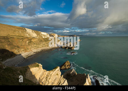 Lumière d'hiver sur la côte jurassique, Baie Mupe, Dorset, Angleterre Banque D'Images