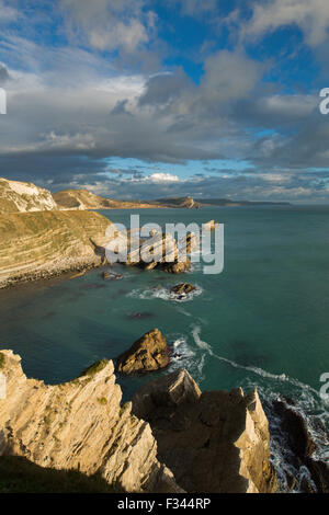 Lumière d'hiver sur la côte jurassique, Baie Mupe, Dorset, Angleterre Banque D'Images