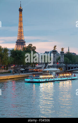 La Tour Eiffel et de la Seine, Paris, France Banque D'Images